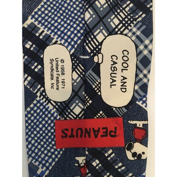 Vintage Blue Snoopy Tie - Picture 3 of 5